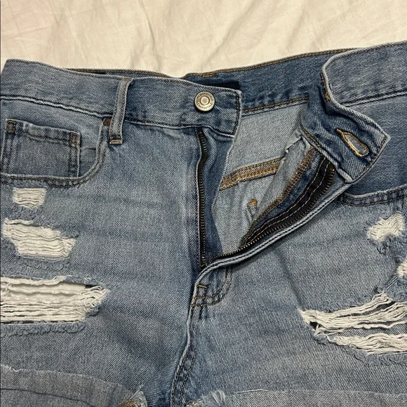 Aeropostale Size 10 Distressed Mom Short Jean Shorts - Picture 11 of 11